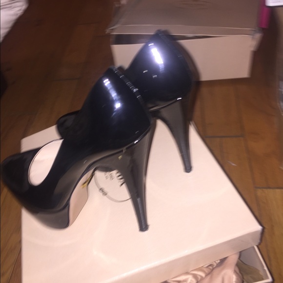 Prada - Picture 5 of 5